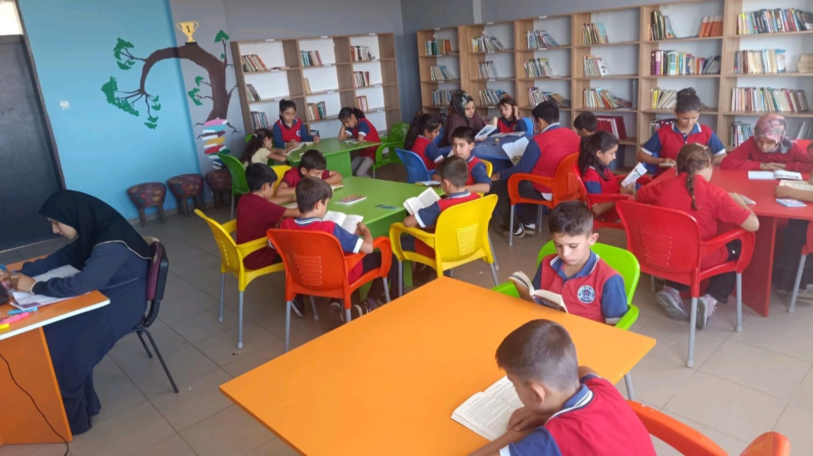 Kitap okuma saatlerimiz devam ediyor….